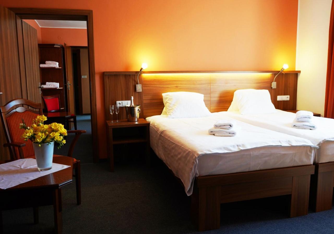 Zlín Hotel Baltaci U Nahonu מראה חיצוני תמונה
