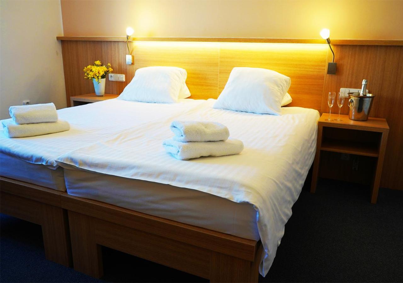 Zlín Hotel Baltaci U Nahonu מראה חיצוני תמונה