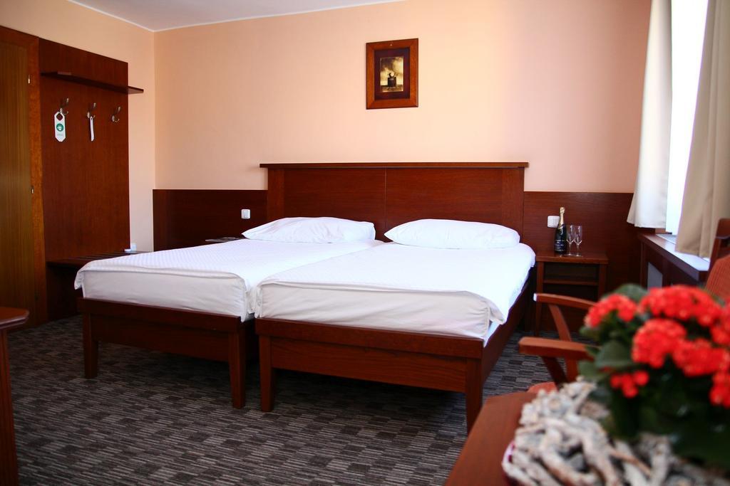 Zlín Hotel Baltaci U Nahonu מראה חיצוני תמונה